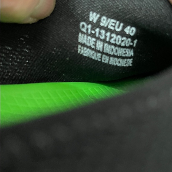 OOFOS OOMG LOW RECOVERY SLIPS ON SHOES WOMENS SIZE 9 - Picture 5 of 12